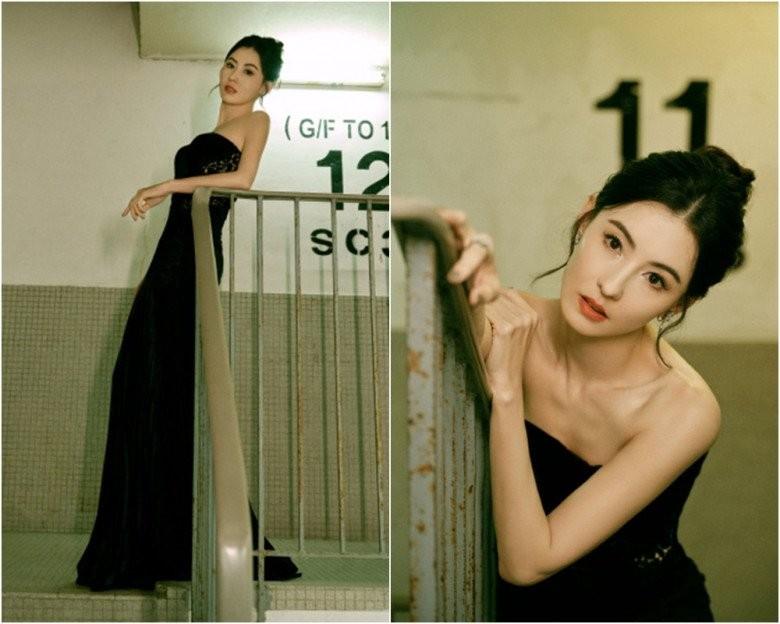 Quốc sắc thiên hương Trương Bá Chi bị vây quanh giữa phố, không ảnh chụp lén nào dìm nổi, da nét căng như vẽ-7