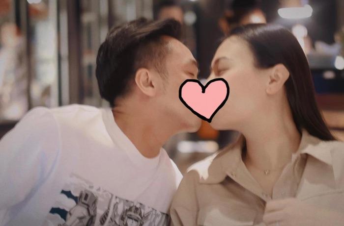 Tụ họp bên hội bạn thân, vợ chồng Cường Đô La bị tung ảnh ngọt ngào-2