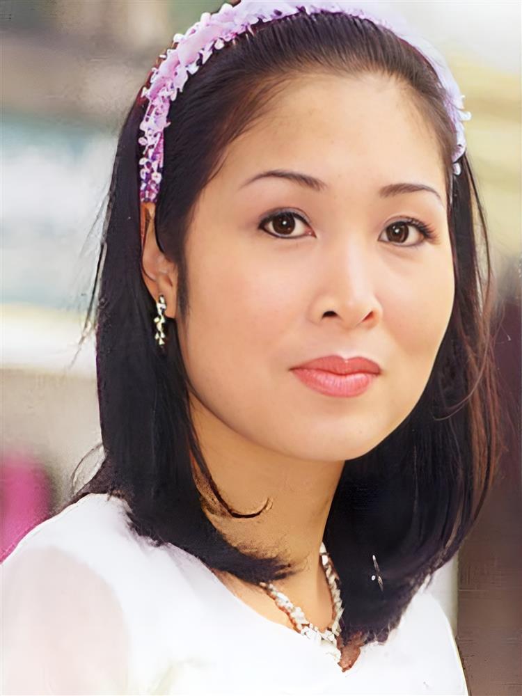 NSND Hồng Vân thời trẻ: Xứng tầm mỹ nhân khiến nhiều chàng trai trồng cây si-1