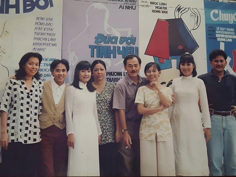 NSND Hồng Vân thời trẻ: Xứng tầm mỹ nhân khiến nhiều chàng trai trồng cây si-13