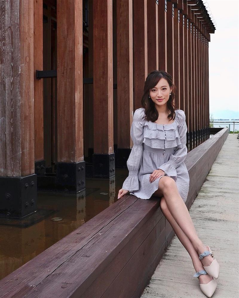 MC nổi tiếng bị chỉ trích vì cười lớn trên sóng trực tiếp-3