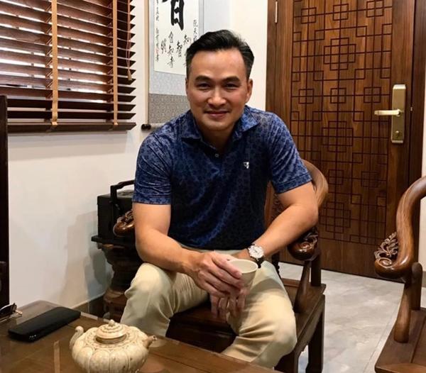 Chi Bảo sau khi giải nghệ: Viên mãn bên vợ kém 16 tuổi, ở biệt thự triệu đô-6