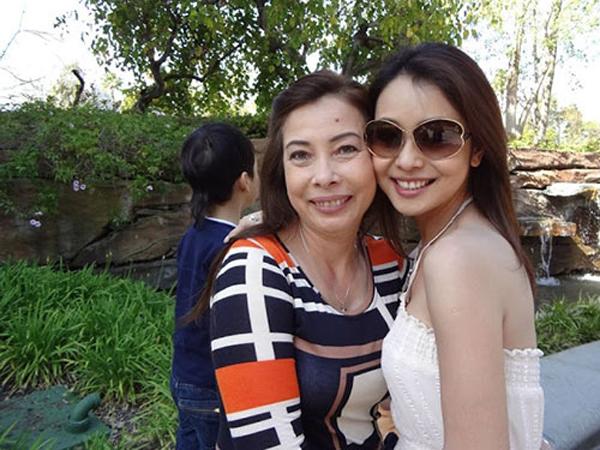 Mẹ ruột sống tại Mỹ của Jennifer Phạm: Nhan sắc trẻ đẹp, sống kín tiếng nuôi cháu ngoại-2
