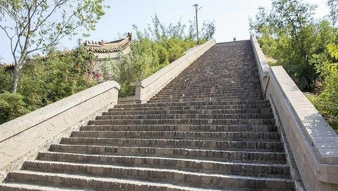 Vì sao lăng mộ 1.500 năm ở Trung Quốc phát ra âm thanh kỳ lạ bên trong?-2