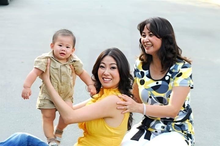 Mẹ ruột Hà Kiều Anh tuổi U70 vẫn trẻ đẹp không kém con gái-2