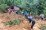 Sạt lở đất ở Hà Giang khiến cặp vợ chồng tử vong, 2 cháu nội bị thương