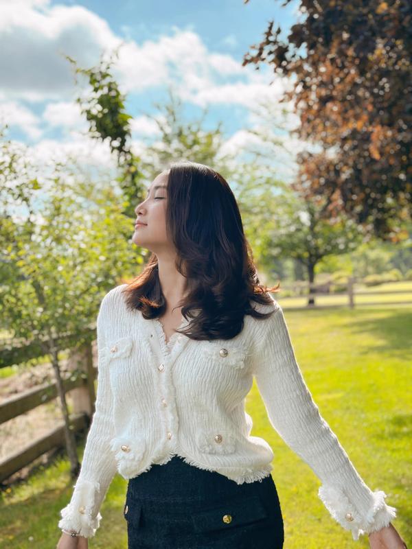 Nhan sắc như chưa gì sau sinh nở của vợ trẻ Lam Trường-4