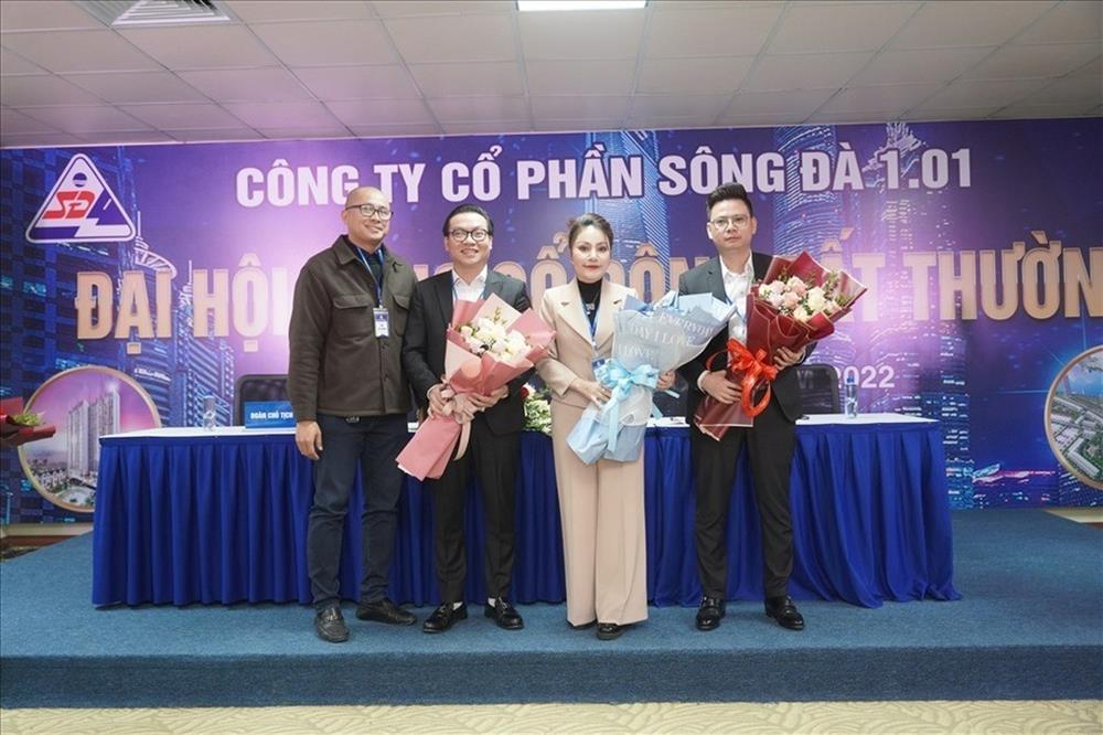 Hé lộ danh tính vợ ca sĩ Khánh Phương và cuộc họp bất ổn-1
