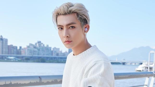 Nam diễn viên bị cấm xuất cảnh-1