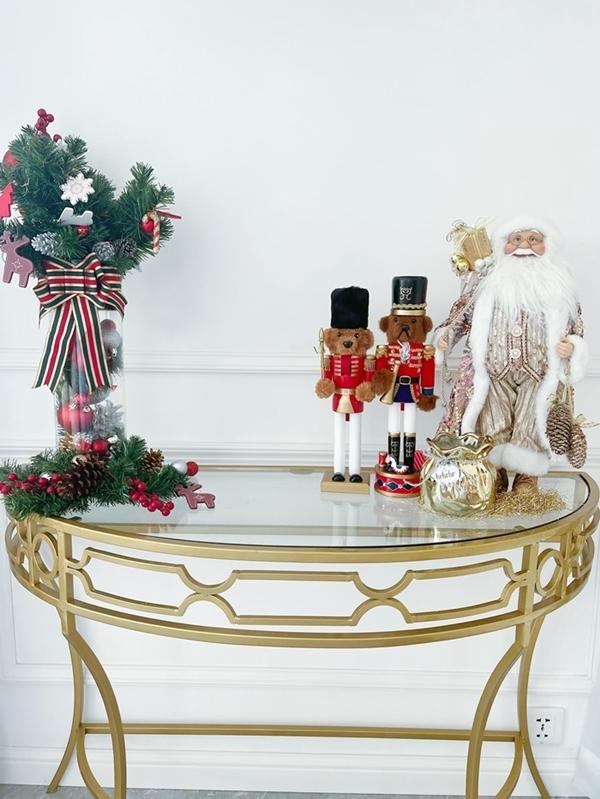 Á hậu từng gây rúng động vì được rước dâu bằng xe 10 tỷ hiện ở trong căn hộ siêu sang-10