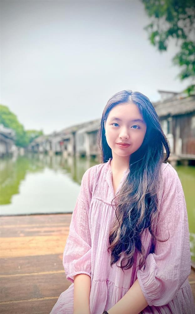 Vóc dáng ngọc ngà Suti Bố Ơi Mình Đi Đâu Thế tuổi 15, mẹ ruột xuýt xoa: Góc nào cũng xinh-5