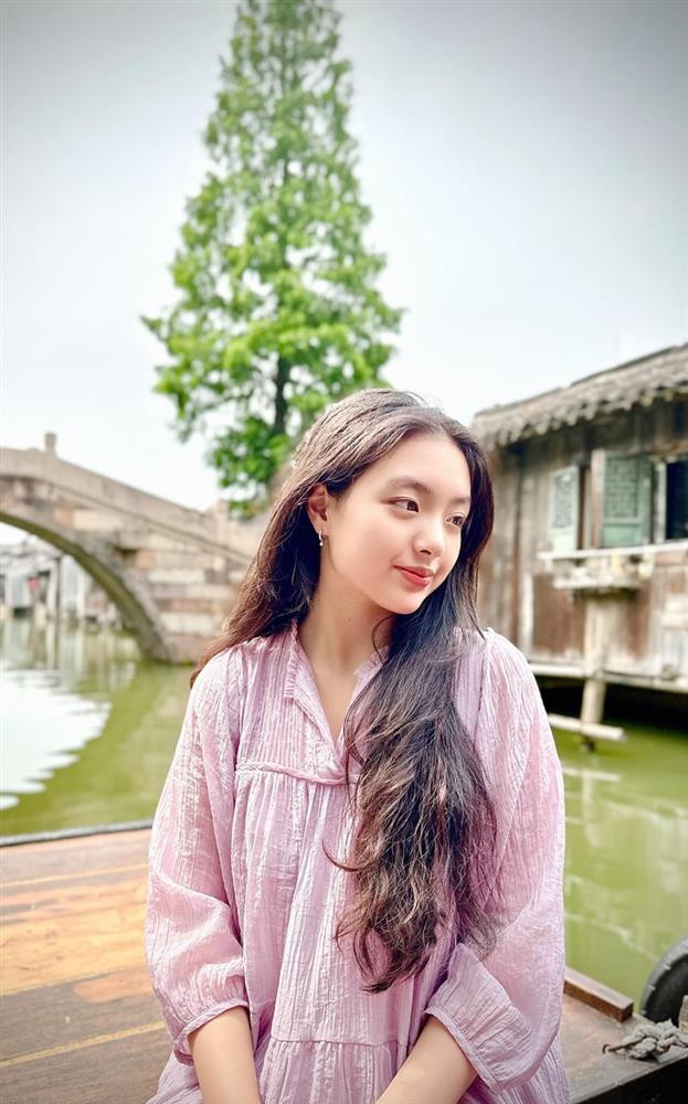 Vóc dáng ngọc ngà Suti Bố Ơi Mình Đi Đâu Thế tuổi 15, mẹ ruột xuýt xoa: Góc nào cũng xinh-6