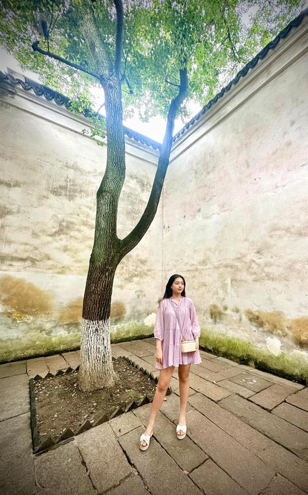 Vóc dáng ngọc ngà Suti Bố Ơi Mình Đi Đâu Thế tuổi 15, mẹ ruột xuýt xoa: Góc nào cũng xinh-4