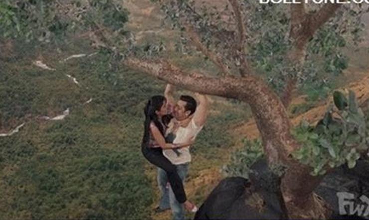 Lật tẩy hậu trường phim Ấn Độ, cảnh hôn cũng phải thực hiện theo cách này-6