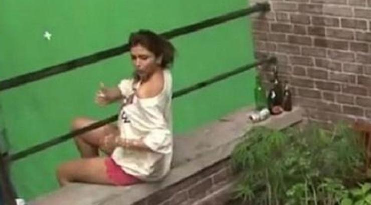 Lật tẩy hậu trường phim Ấn Độ, cảnh hôn cũng phải thực hiện theo cách này-20