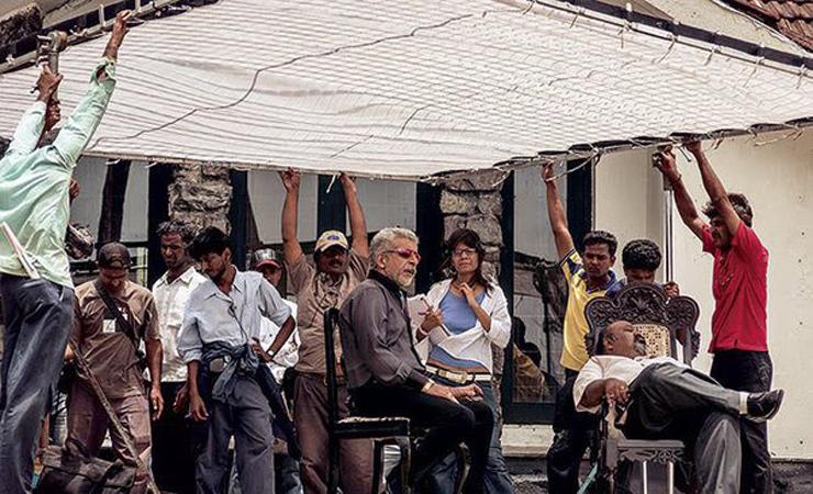 Lật tẩy hậu trường phim Ấn Độ, cảnh hôn cũng phải thực hiện theo cách này-22