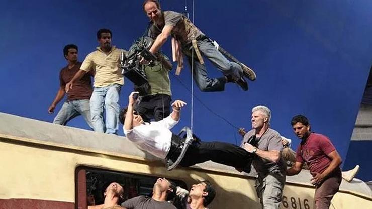 Lật tẩy hậu trường phim Ấn Độ, cảnh hôn cũng phải thực hiện theo cách này-23