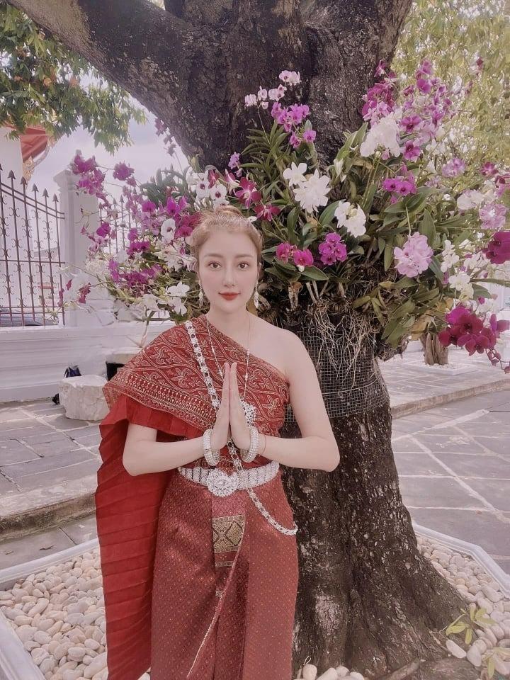 Chân dung bạn gái mới của Bằng Kiều: Xinh đẹp, không có điểm gì để chê-6