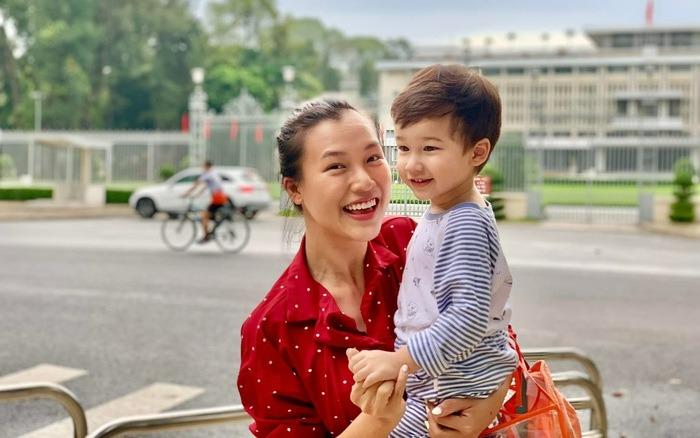 Á hậu Hoàng Oanh: Làm mẹ đơn thân không dễ dàng, tôi không thể giữ hình ảnh yểu điệu thục nữ-1