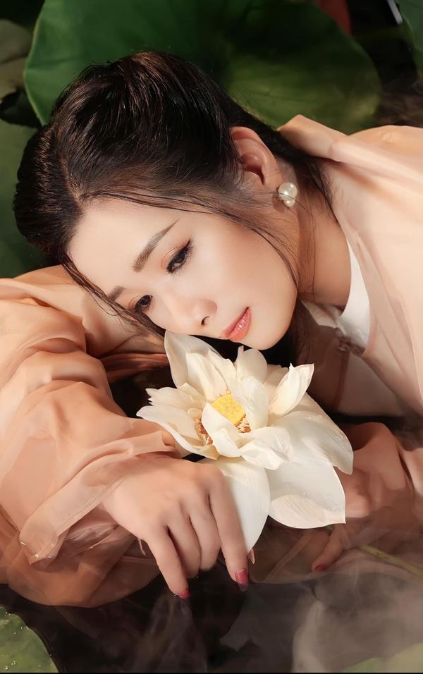 Thanh Thanh Hiền tuổi 54: Nhan sắc trẻ đẹp, lạc quan đón nhận tình yêu-2