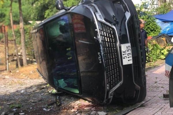 Khánh Hòa chỉ đạo khẩn vụ lật xe chở đoàn khách Trung Quốc làm 4 người chết-5