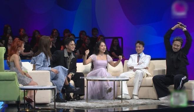 Nữ chủ tịch 2K3 Phương Mỹ Chi gây tranh cãi khi lên sóng Người Ấy Là Ai, dù chưa một mảnh tình vắt vai-6