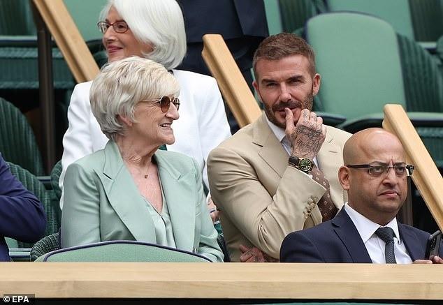 Hình ảnh David Beckham gà gật trên khán đài gây chú ý-1