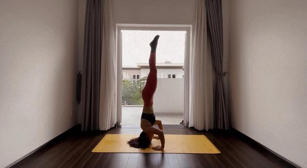 Bạn gái mới của chồng cũ Nhật Kim Anh: 3 vòng nóng bỏng dù không bóp miệng-2