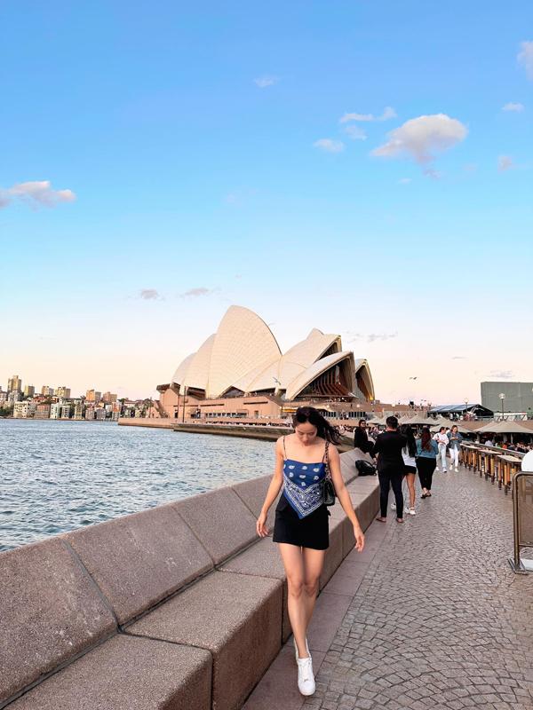 Bạn gái mới của chồng cũ Nhật Kim Anh: 3 vòng nóng bỏng dù không bóp miệng-3