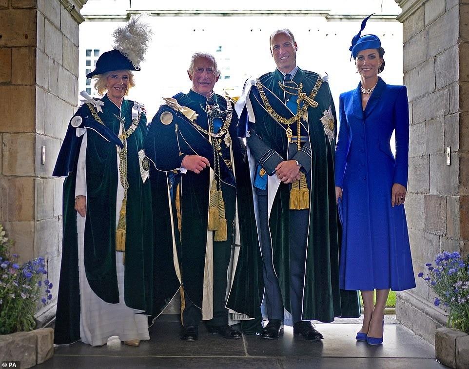 Ý nghĩa trang sức Công nương Kate đeo trong lễ đăng cơ mới của Vua Charles-1