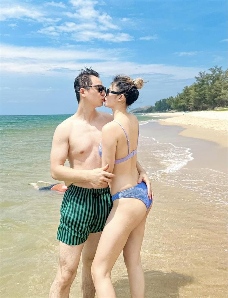 Vợ Đăng Khôi nỗ lực bẻ cong hình thể, U40 diện bikini hot cỡ này chẳng trách chồng sợ mất-3