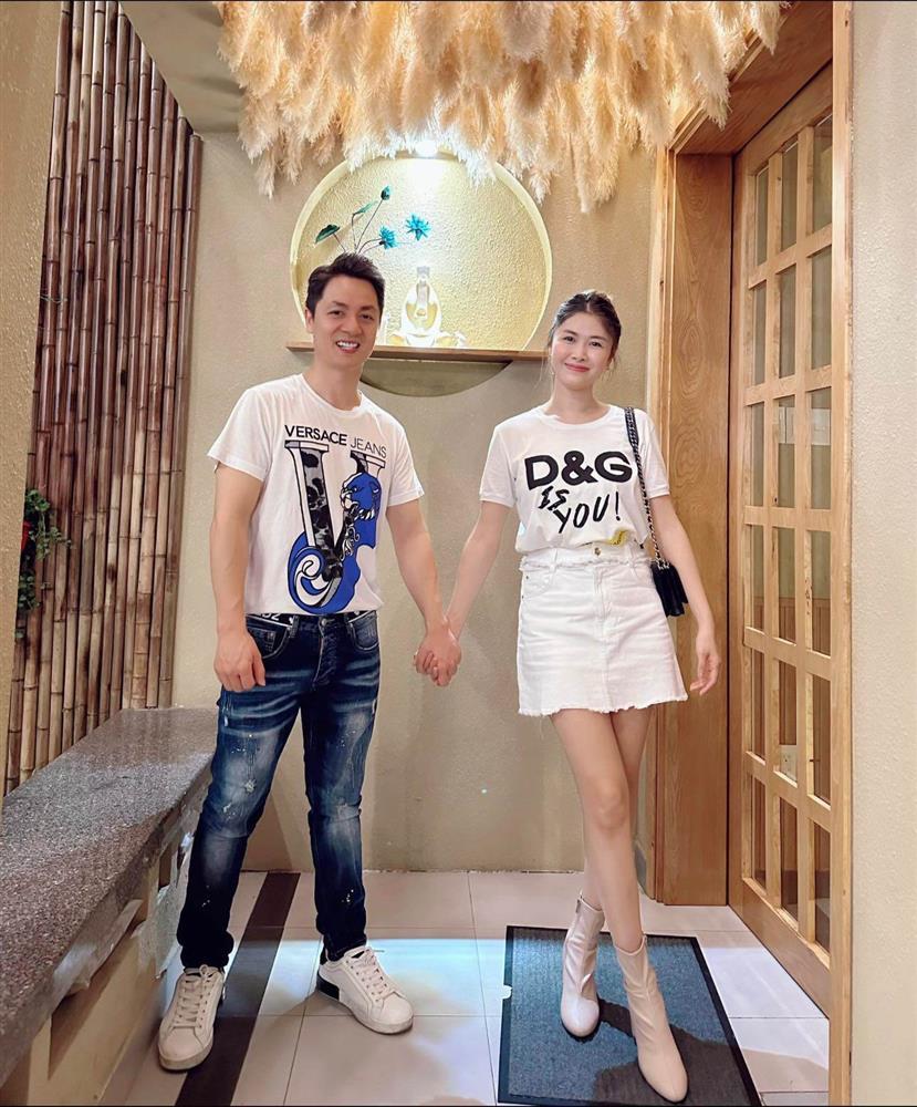 Vợ Đăng Khôi nỗ lực bẻ cong hình thể, U40 diện bikini hot cỡ này chẳng trách chồng sợ mất-4