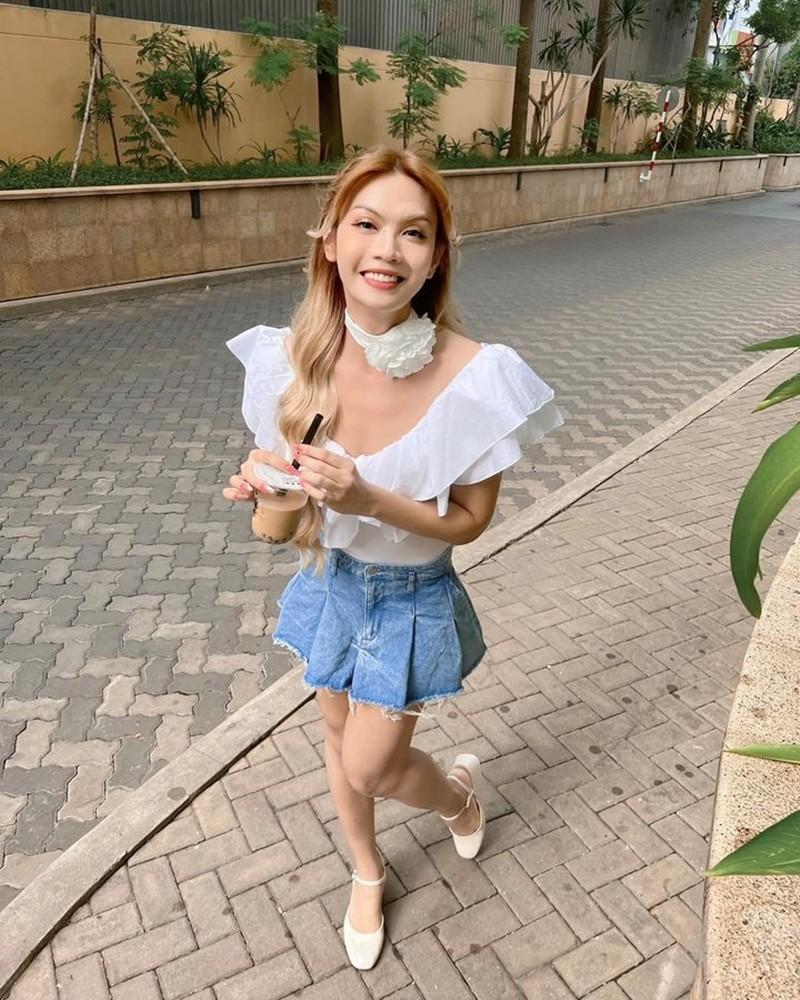 Đào Bá Lộc mặc váy công chúa hóa bướm xinh đẹp nuột nà nhưng biểu cảm làm dân mạng hết hồn-7