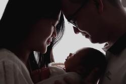 Tranh cãi cha mẹ Việt 'chi trăm triệu' đặt tên để con sung sướng, giàu sang