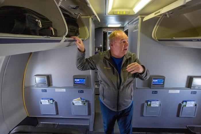 Với tấm vé mua từ năm 1990, người đàn ông bay thả phanh, hưởng dịch vụ sang trọng-4