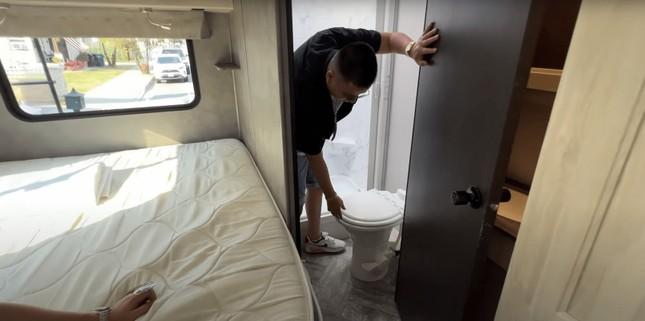 Khoa Pug lái nhà di động phượt trên đất Mỹ, người đồng hành thu hút chú ý-7