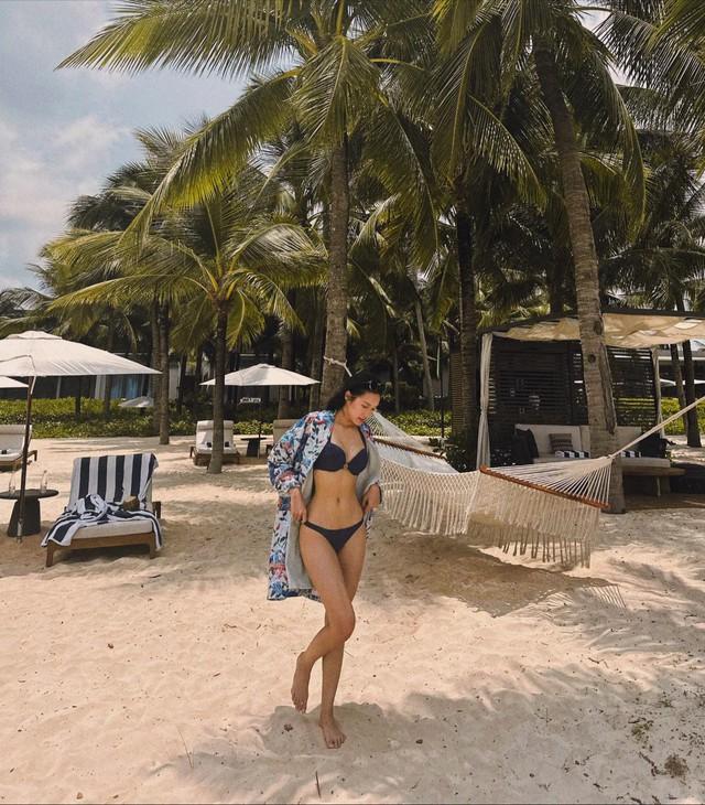 Bạn gái Đoàn Văn Hậu đốt mắt fan với loạt ảnh bikini khoe body đồng hồ cát-4