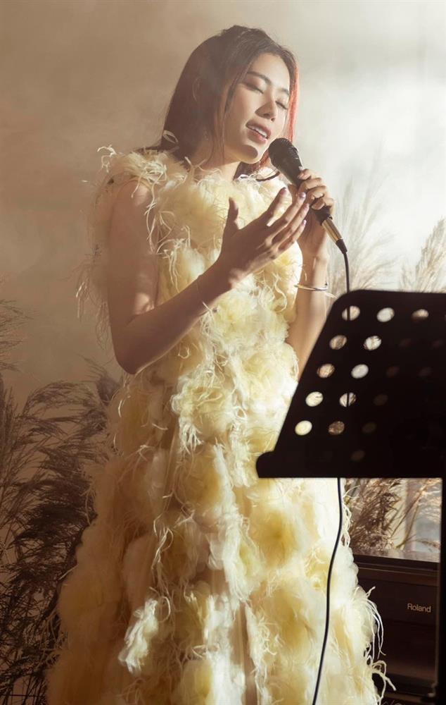 Nam Em gây lo lắng khi để lộ thân hình gầy gò thiếu sức sống-4