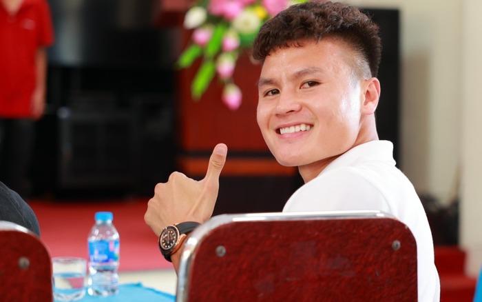 Quang Hải âm thầm làm từ thiện giữa ồn ào của bạn gái-1