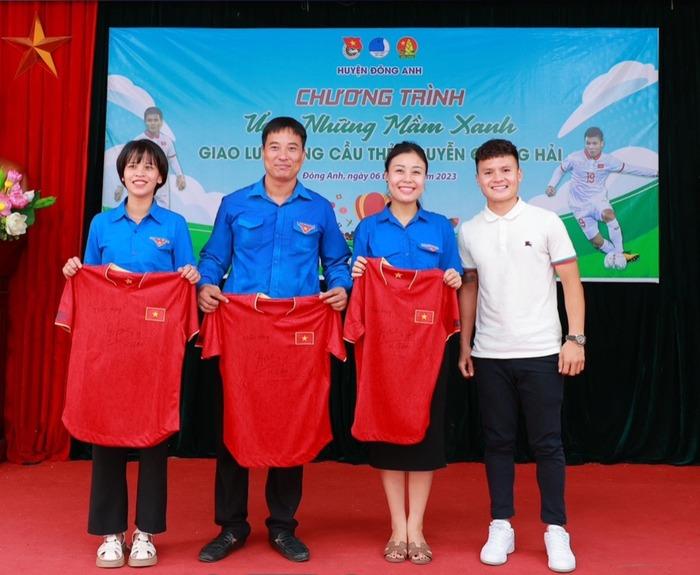 Quang Hải âm thầm làm từ thiện giữa ồn ào của bạn gái-4