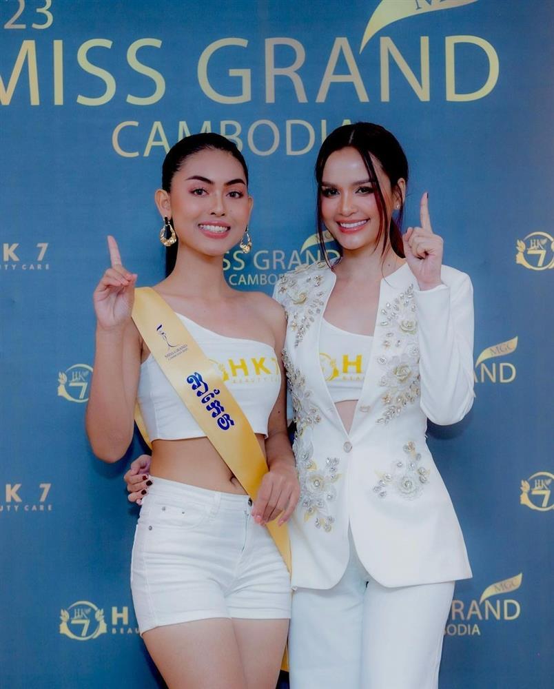 Tranh cãi thí sinh Hoa hậu Hòa bình Campuchia livestream bán hàng-2