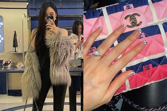 Phản diện phim 'Celebrity': Mặc đẹp không kém nữ chính