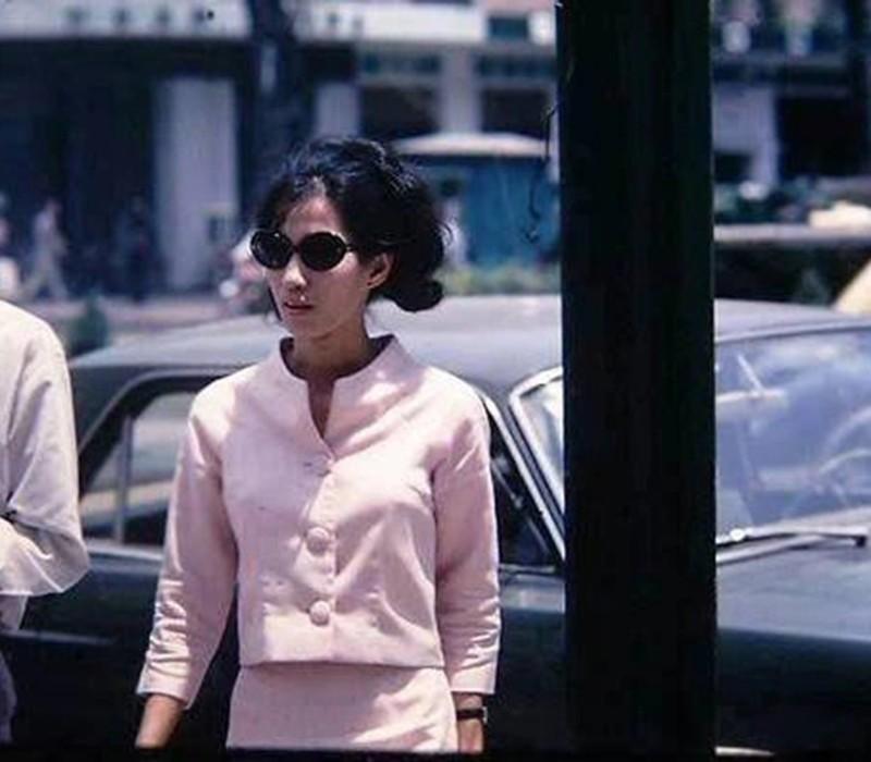 Phụ nữ Sài Gòn xưa đã ăn mặc thế này, táo bạo chẳng thua gái thời nay-11