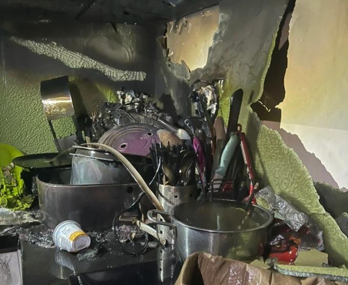 Vụ cháy tại tầng 25 chung cư ở Hà Nội: Do mèo khởi động bếp từ?-2