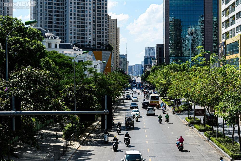 Người Hà Nội kín mít như Ninja, vật vã mưu sinh trong đợt nắng nóng kéo dài-2