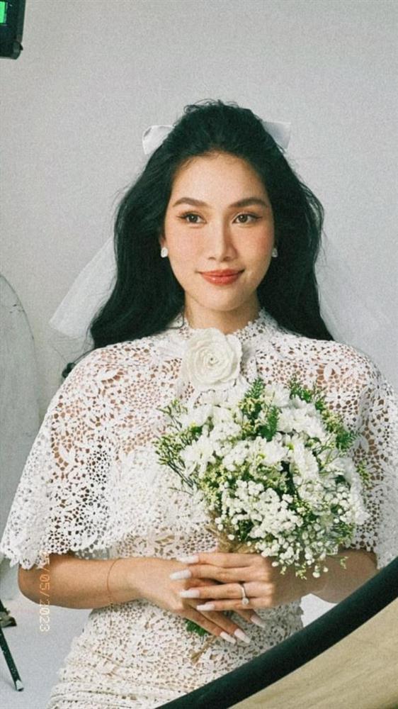 Á hậu Phương Anh lộ diện trước thềm lễ gia tiên-5