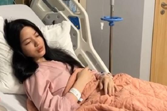 Chu Thanh Huyền tiều tụy livestream trong bệnh viện giữa lúc Quang Hải đang thi đấu