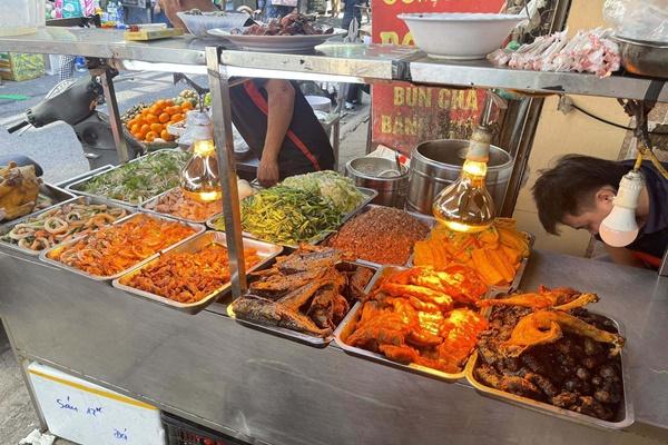 Vụ chặt chém suất cơm 160.000 đồng ở Hà Nội: Phạt quán ăn hơn 13 triệu đồng-2