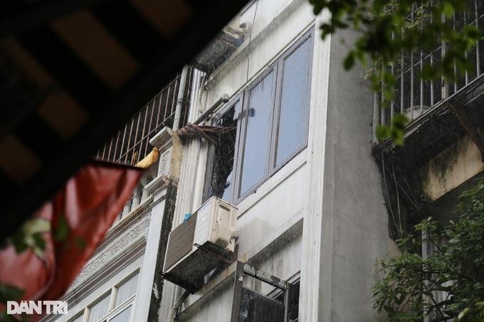 Hà Nội: Cháy nhà 6 tầng trong ngõ, 3 trẻ em mắc kẹt-5