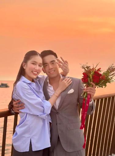 Dàn phù dâu chất lượng trong lễ vu quy của Phương Anh và doanh nhân Đức Hồ-5